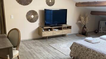 4 chambres, fer et planche à repasser, lit parapluie, Wi-Fi gratuit