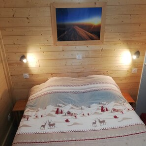 8 bedrooms, iron/ironing board, free WiFi