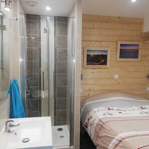 Hair dryer - Gîtes 0+1- 16P- 8 rooms cosy- SAUNA- MOUNTAIN VIEW (VALMEINIER)