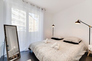 1 bedroom, iron/ironing board, travel crib, WiFi