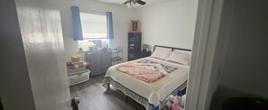 Efficiency 1 Queen - Sebastian Gardens Inn & Suites (Sebastian)