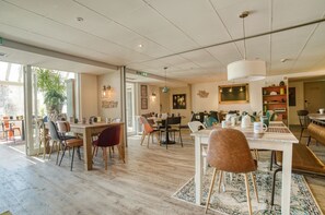 Daily buffet breakfast (EUR 14.50 per person)