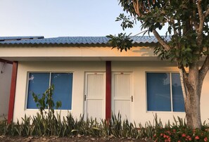 Decoración individual, mobiliario individual, escritorio