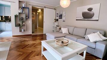 Apartment | Living area | TV