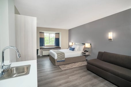 Blackout drapes, iron/ironing board, free WiFi, bed sheets