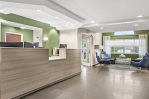 Lobby - Quality Inn & Suites Nashville - Bellevue (Nashville)