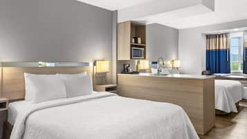 套房, 2 張標準雙人床, 非吸煙房 | 遮光布/窗簾、熨斗/熨衣板、免費無線上網、床單