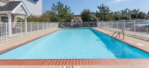 Sesongbasert utendørsbasseng