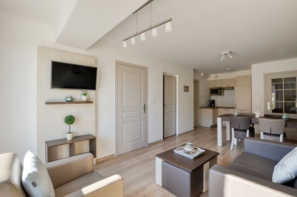 Een flatscreentelevisie