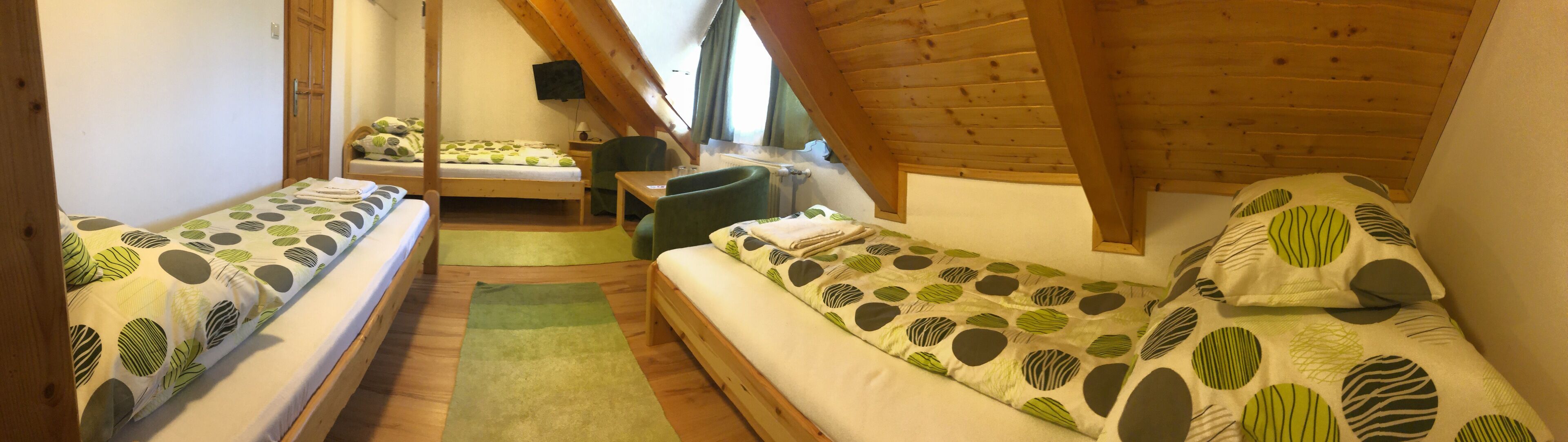 Fer et planche à repasser, lits bébé (en supplément)