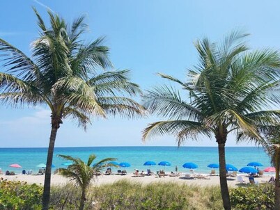 Stunning 2 BR apt Near Hard Rock, Casino & Beach