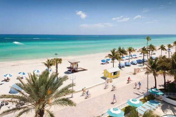 Beach - Stunning 2 BR apt Near Hard Rock, Casino & Beach (Hollywood)