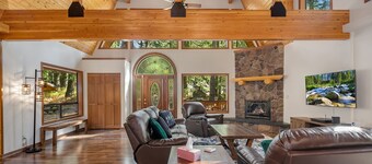 One of a kind family retreat! Slps 30 | Gym | Game Room | On Silver Creek