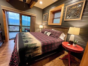 4 bedrooms, desk, iron/ironing board, free WiFi