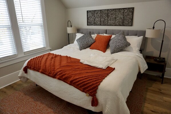 3 bedrooms, desk, iron/ironing board, travel cot