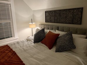 3 Schlafzimmer, Schreibtisch, Bügeleisen/Bügelbrett, Reisekinderbett