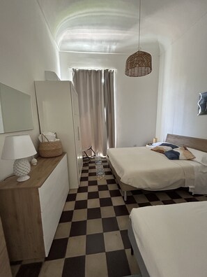 2 bedrooms, desk, free WiFi, bed sheets