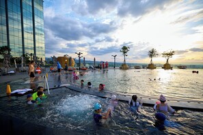 실내 수영장, 야외 수영장, 카바나(요금 별도), 수영장 파라솔