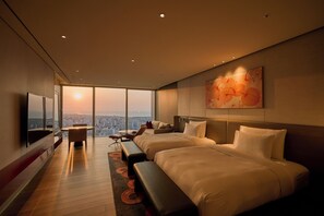 고급 침구, 미니바, 객실 내 금고, 책상