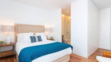 2 quartos, ferros/tábuas de passar roupa, Wi-Fi, roupa de cama