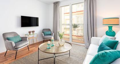 Nice 3 BD apartment with terrace in Cadiz center. San Antonio II