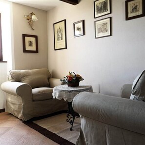 Living area - Michelozzo Apartment at the Tuscan Country Resort (Montepulciano, Siena)