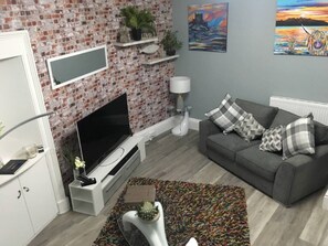 Apartment | Living area | 30-inch TV with satellite channels - Lovely 2- Bed Apartment in Hawick (Hawick)