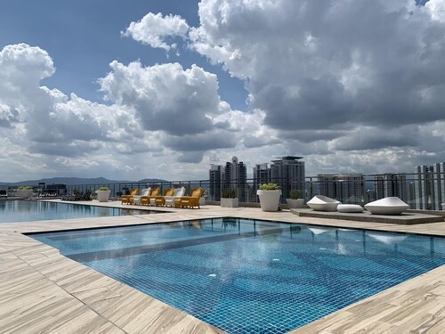 Damas Suites & Residence at Hartamas with Wi-Fi