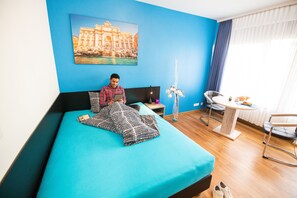 Superior Double Room | Individually decorated, individually furnished, desk, laptop workspace - City Apartments Rheinterrassen (Koblenz)