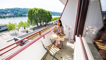 Deluxe Room | Individually decorated, individually furnished, desk, laptop workspace