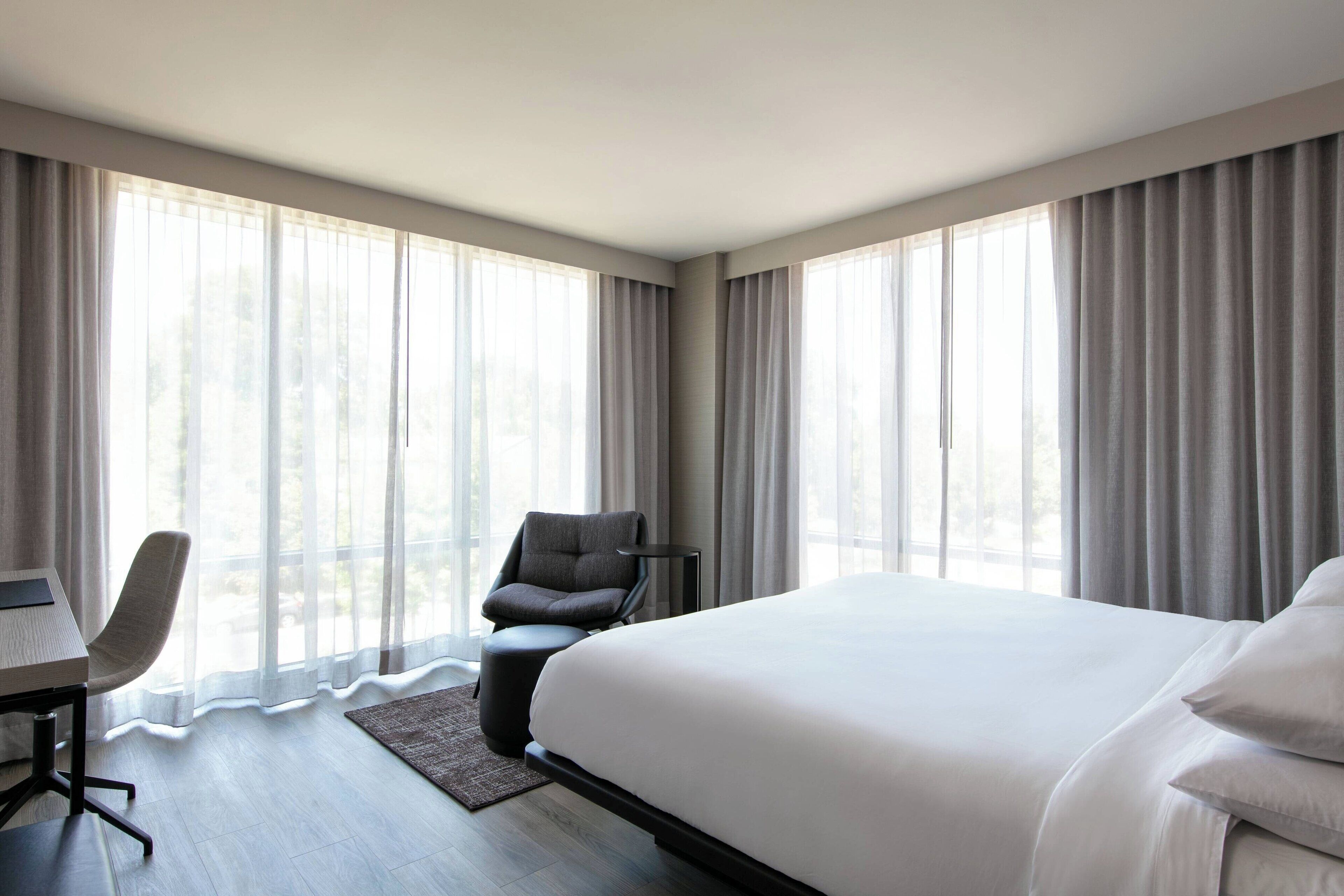 1 bedroom, premium bedding, in-room safe, desk