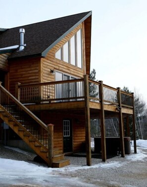 Exterior - Beautiful Chalet to Enjoy All Four Seasons (Bethel)