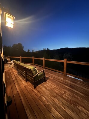 Terrace/patio - Beautiful Chalet to Enjoy All Four Seasons (Bethel)