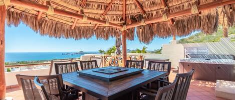 تناول الطعام بالخارج