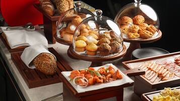 Se ofrece un desayuno continental (138 CNY por persona)