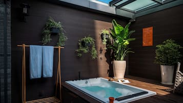 1 bedroom, premium bedding, down duvets, minibar