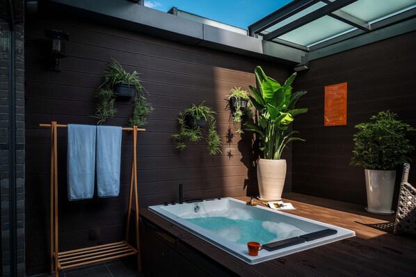 Literie de qualité supérieure, couette en duvet d'oie, minibar