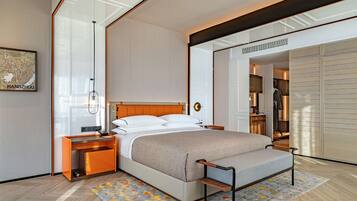 Premium Room, 1 King Bed | Premium bedding, down duvets, minibar, in-room safe