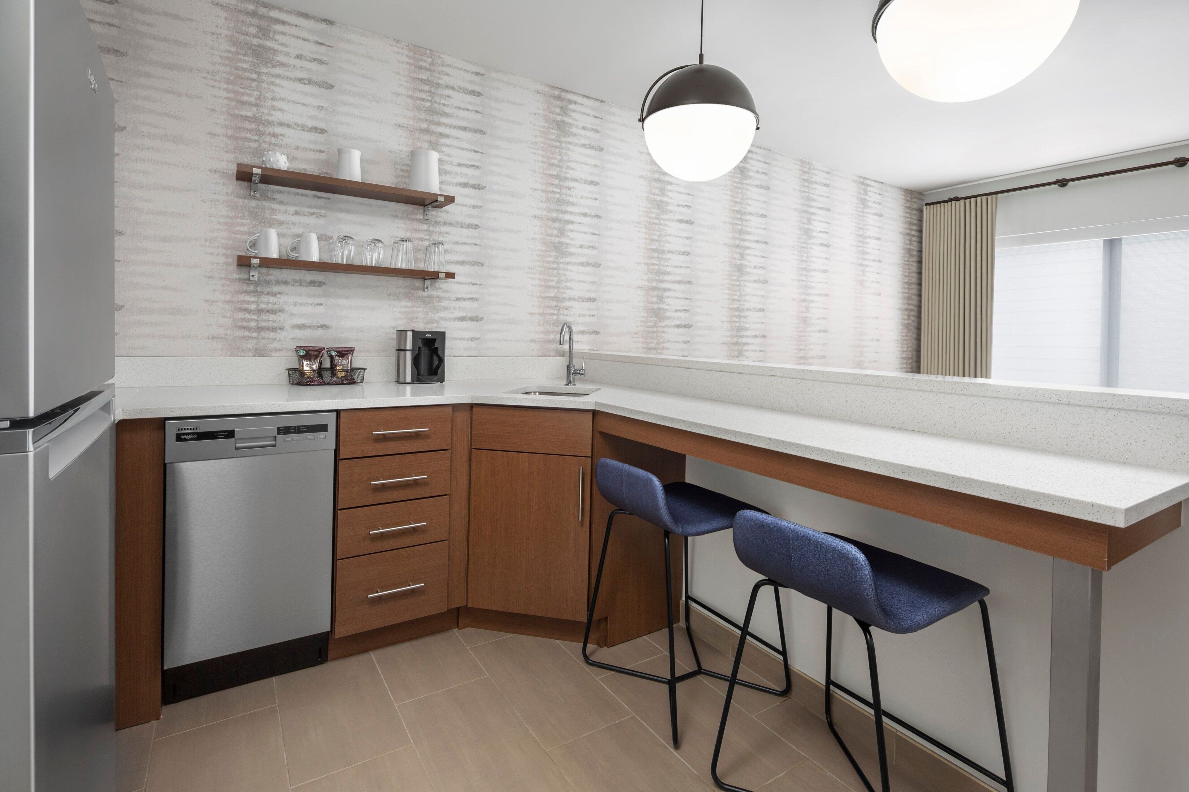 fridge, microwave, stovetop, dishwasher