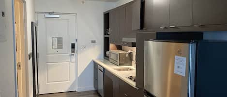 1 bedroom, premium bedding, laptop workspace, iron/ironing board