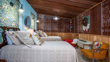 2 slaapkamers, een strijkplank/strijkijzer, gratis wifi, beddengoed