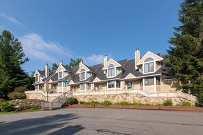 Exterior - Mount Snow Lodging  by Vail Resorts (West Dover)