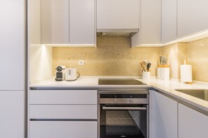Refrigerador, horno, lavavajillas, tostadora