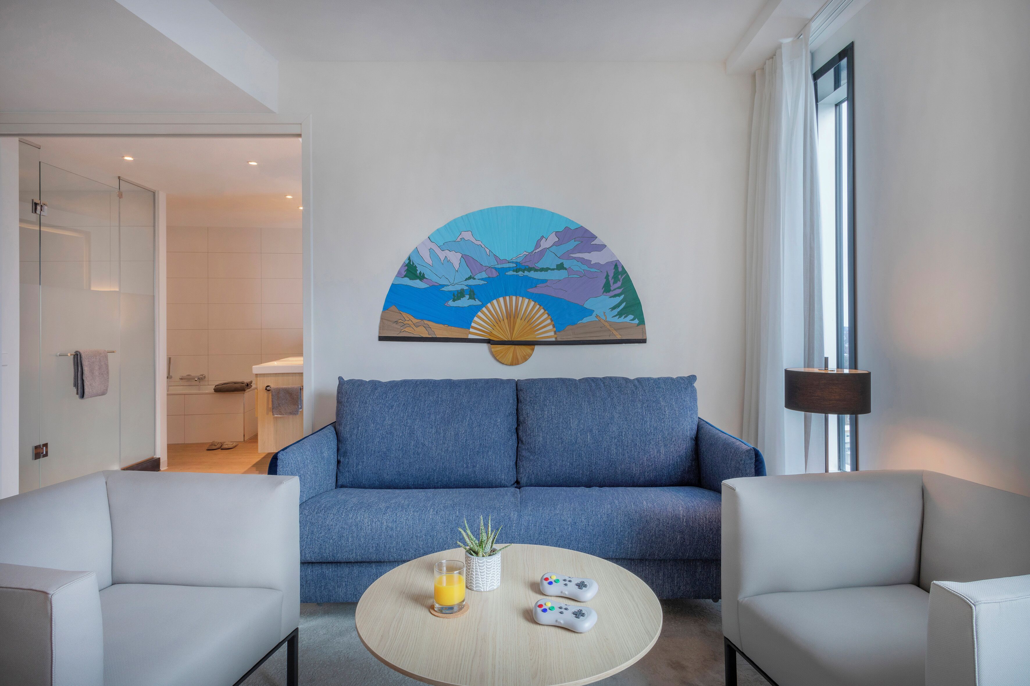 hypo-allergenic bedding, free minibar, desk, laptop workspace