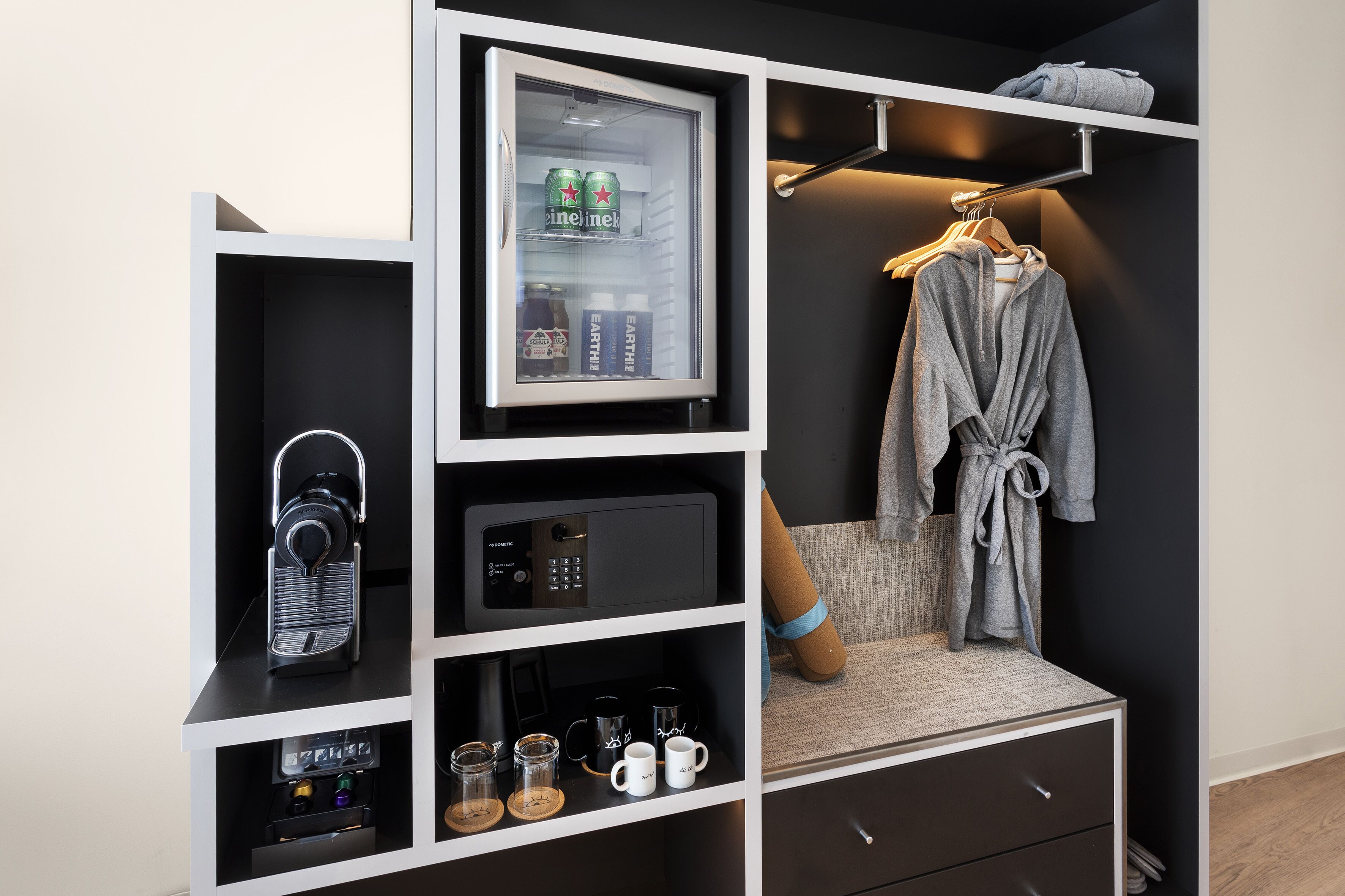 hypo-allergenic bedding, free minibar, desk, laptop workspace