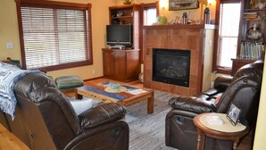 Casa, varias camas (450 6th Ave) | Sala de estar