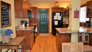Casa, varias camas (450 6th Ave) | Cocina privada