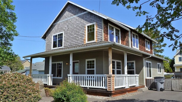 Casa, varias camas (450 6th Ave) | Exterior