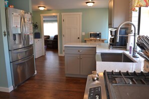 House, Multiple Beds (680 S Franklin) | Private kitchen