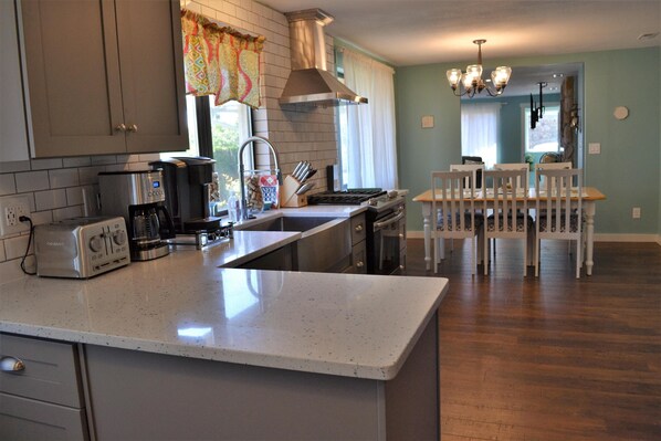House, Multiple Beds (680 S Franklin) | Private kitchen - 680 S Franklin (Seaside)